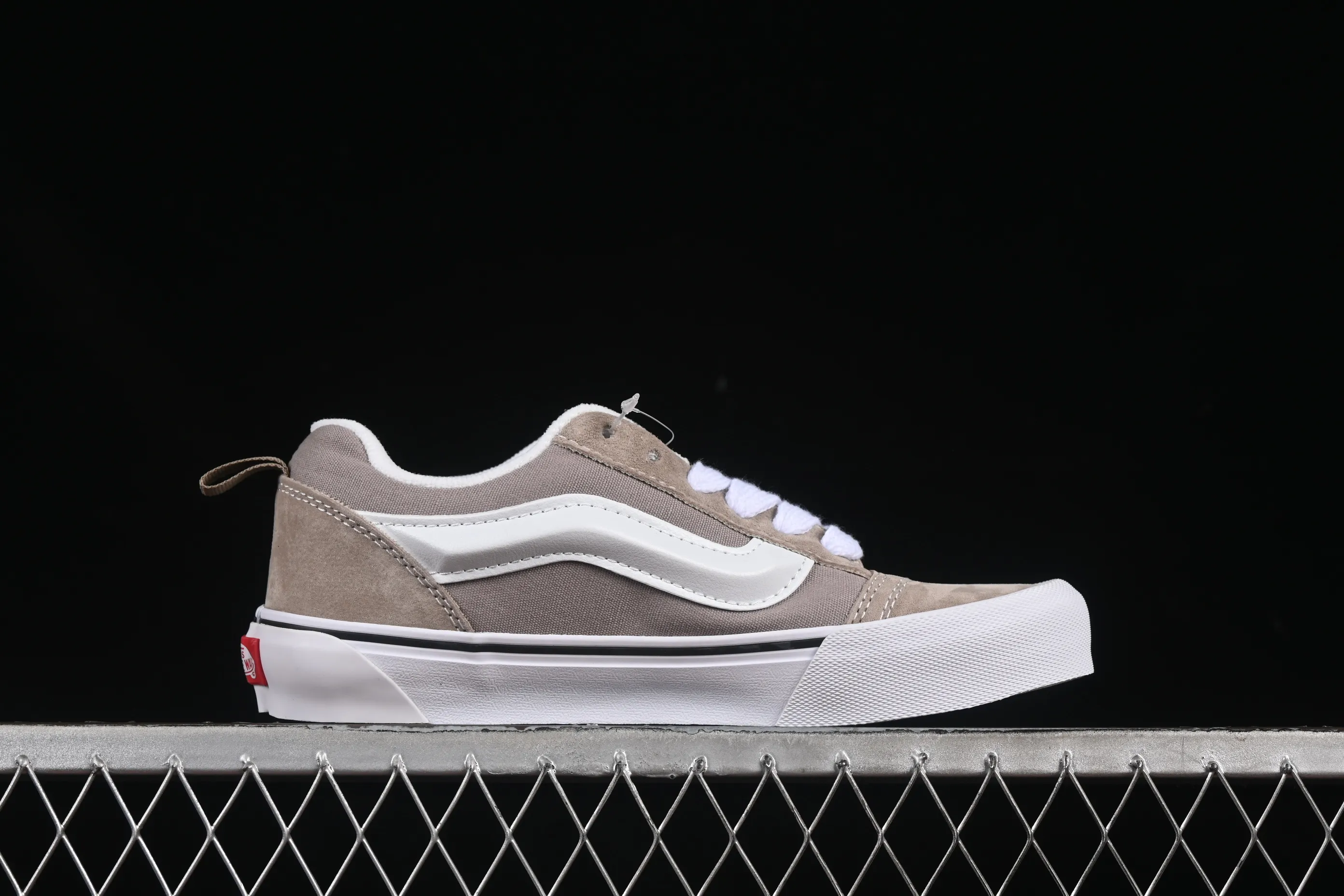 All categories Vans Vans series Vans Low Vans low-top Vans Knu Skool Vans low-top retro casual fat bread shoes VN000D6ZH2B